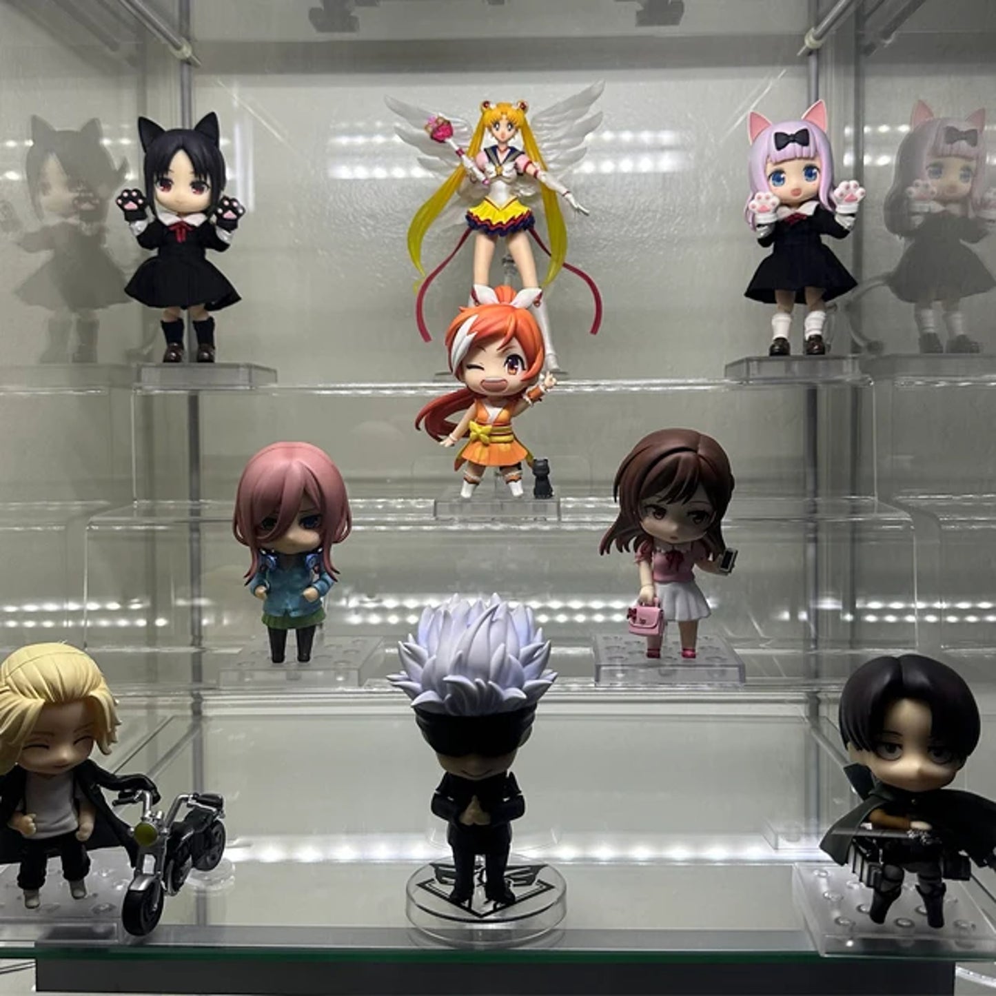 Triple Steps Detolf Acrylic Shelve Stand